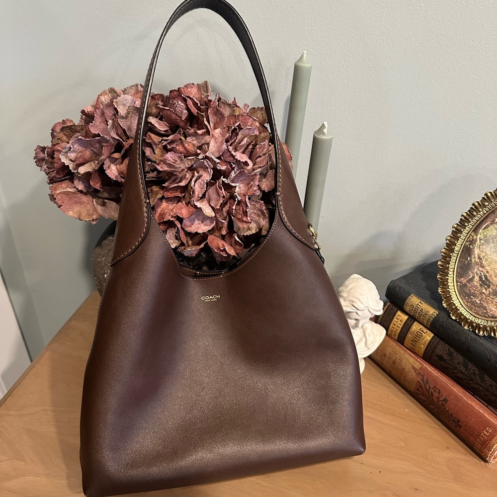 Authentic Coach Brooklyn bag 2024 in maple